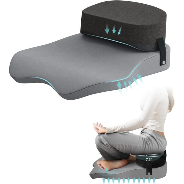Meditační polštář se zkříženýma nohama na jógu a sezení